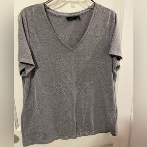 Light weight Grey Short Sleeved Sweater. Size XL Good Condition.